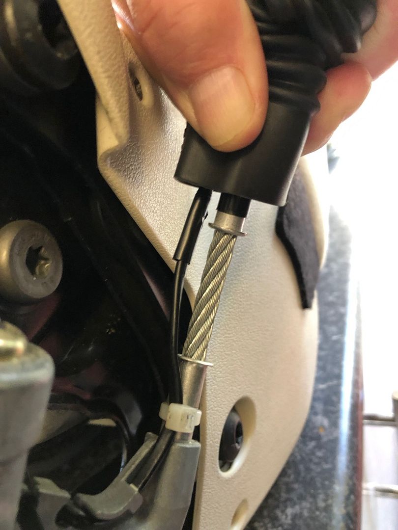 B2292 Airbag Light flashing code 33 Drivers Seatbelt Pretensioner